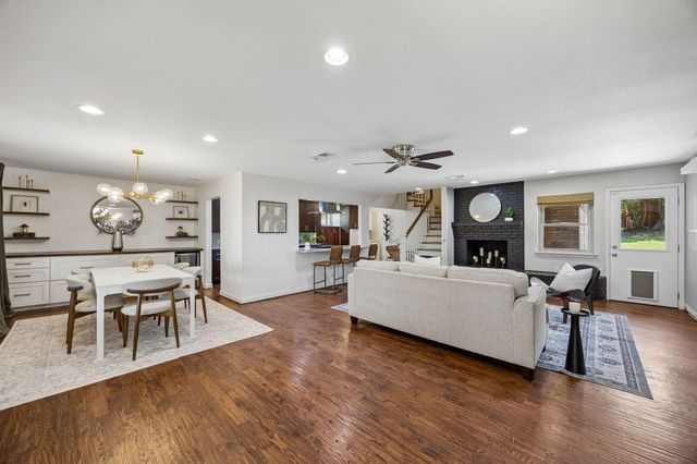 9605 Crestedge Drive, Dallas, TX 75238