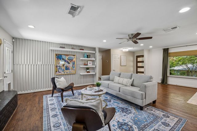 9605 Crestedge Drive, Dallas, TX 75238