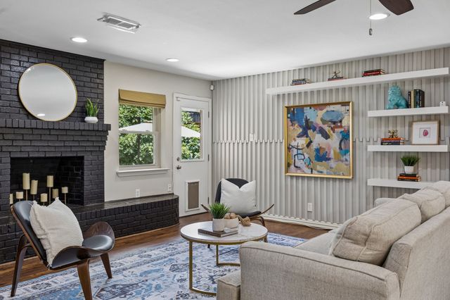 9605 Crestedge Drive, Dallas, TX 75238