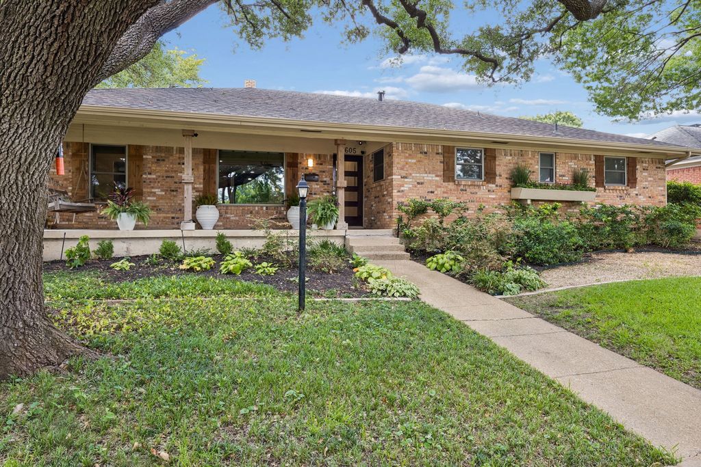 9605 Crestedge Drive, Dallas, TX 75238