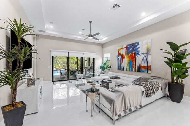 13042 Artisan Circle, Palm Beach Gardens, FL 33418