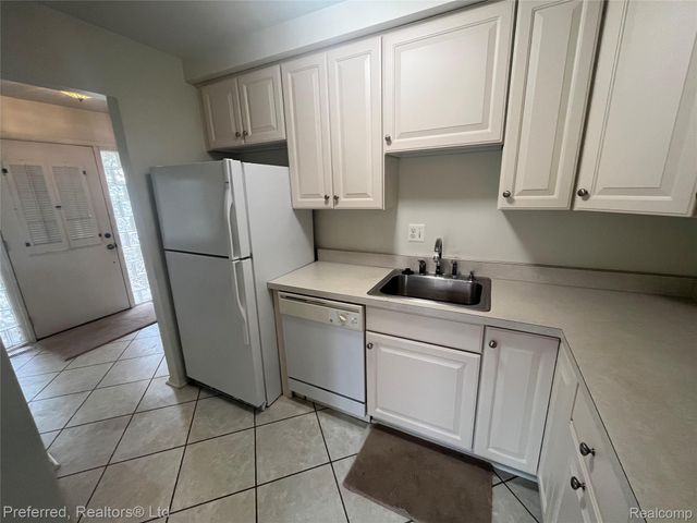40592 Newport Drive 125, Plymouth Charter Township, MI 48170