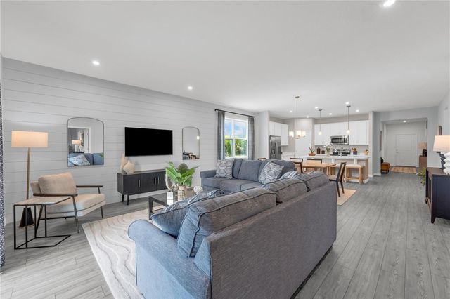 1652 BLUE LAGOON CIRCLE, Mascotte, FL 34753