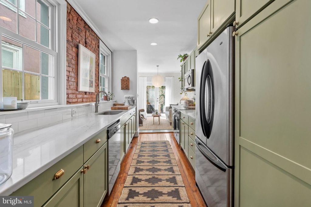 822 N LECOUNT ST, PHILADELPHIA, PA 19130 — photo 3