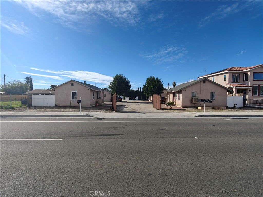 1494 S Mountain View, San Bernardino, CA 92408