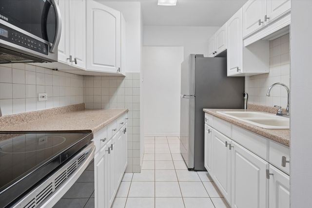 6171 N Sheridan Road 2104, Chicago, IL 60660