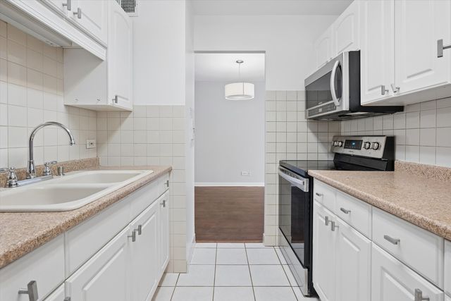 6171 N Sheridan Road 2104, Chicago, IL 60660