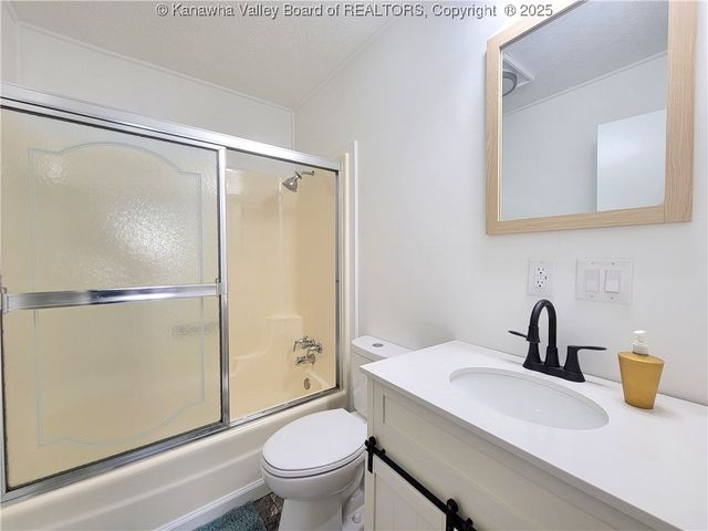 1011 Kanawha Street, Hansford, WV 25103