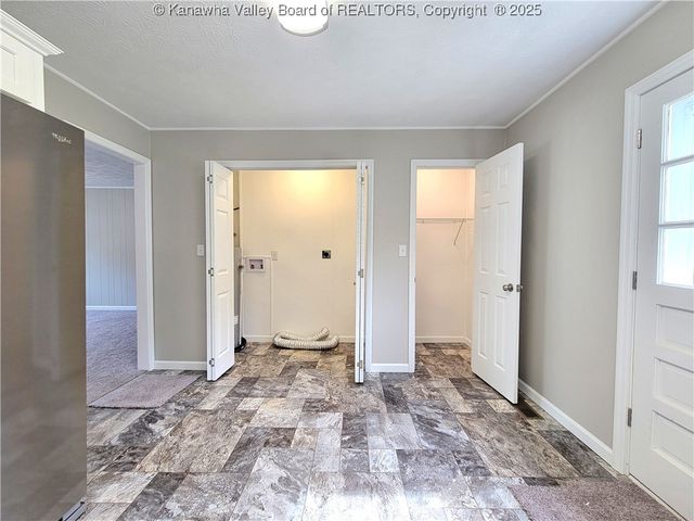 1011 Kanawha Street, Hansford, WV 25103