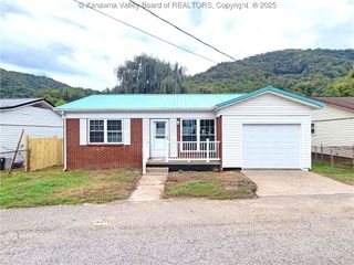 1011 Kanawha Street, Hansford, WV 25103