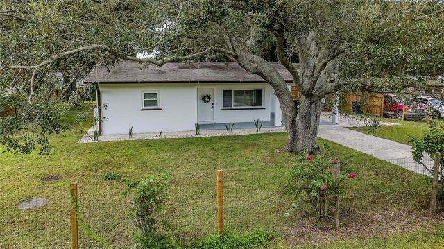 204 7TH AVENUE NW, Ruskin, FL 33570