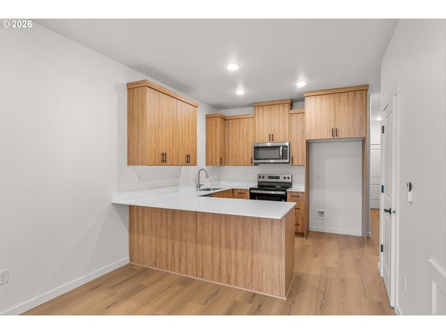 14146 Holcomb Blvd, Oregon City, OR 97045