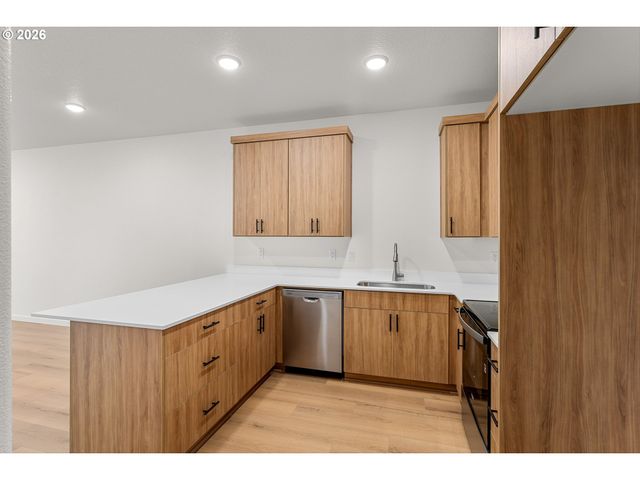 14146 Holcomb Blvd, Oregon City, OR 97045