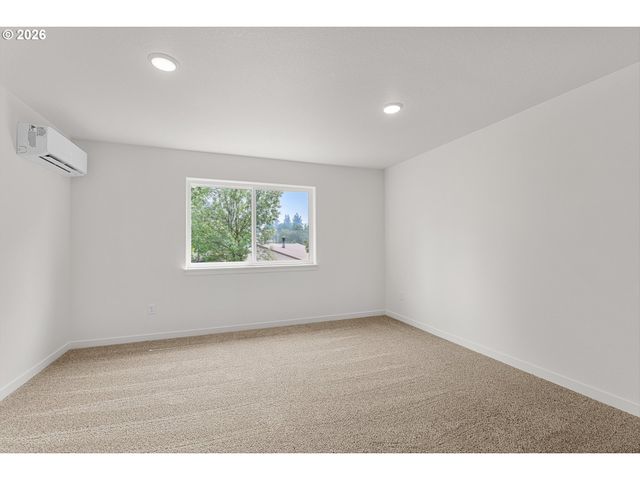 14146 Holcomb Blvd, Oregon City, OR 97045