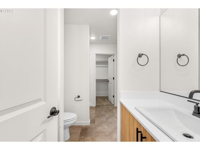 14146 Holcomb Blvd, Oregon City, OR 97045