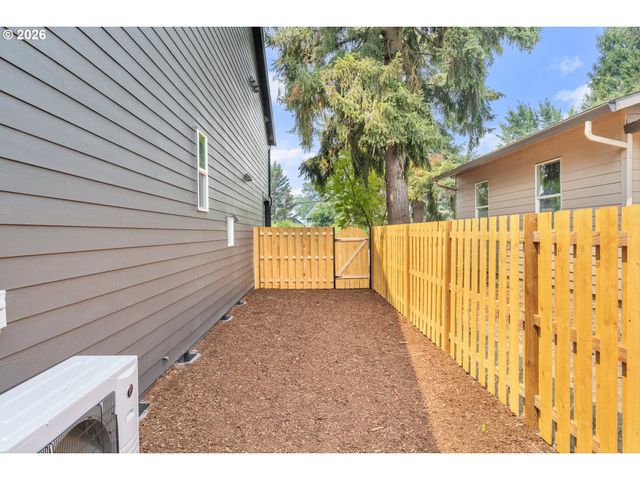 14146 Holcomb Blvd, Oregon City, OR 97045