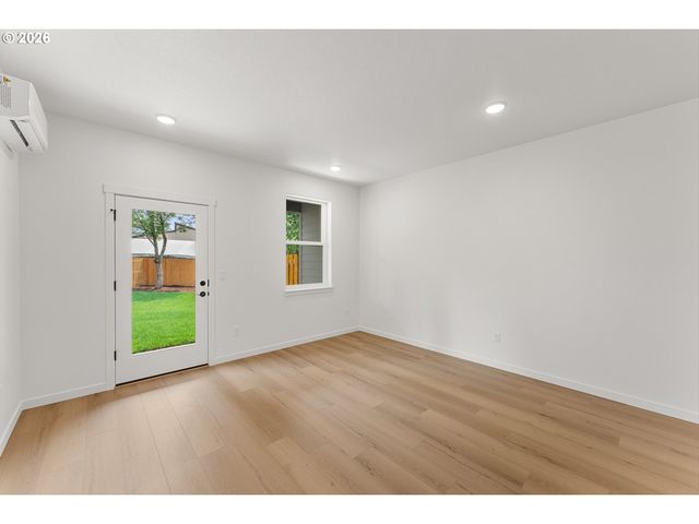 14146 Holcomb Blvd, Oregon City, OR 97045