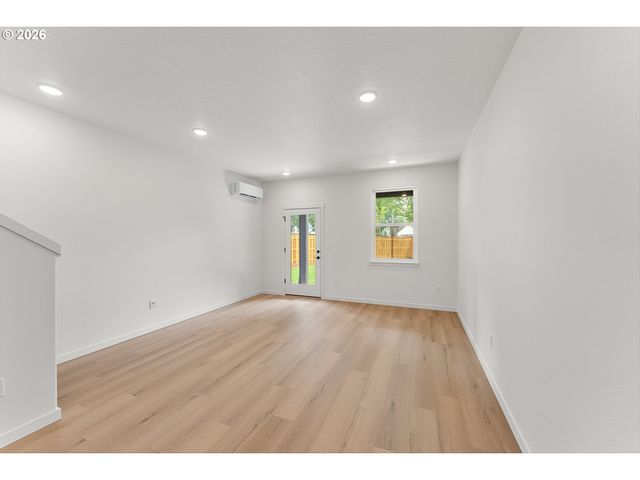 14146 Holcomb Blvd, Oregon City, OR 97045