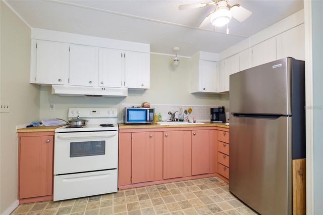 7154 EL MEYERS STREET, Zephyrhills, FL 33541