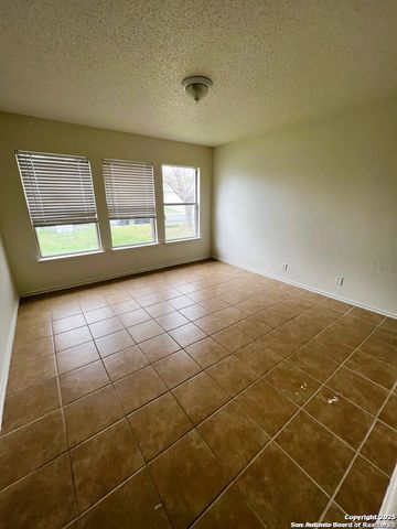 9638 Green Plain Dr, San Antonio, TX 78245