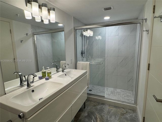 921 NE 26th Ave, Hallandale Beach, FL 33009