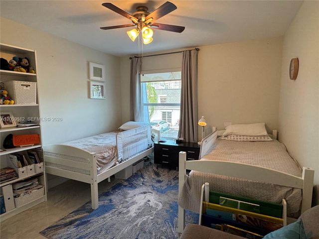 921 NE 26th Ave, Hallandale Beach, FL 33009