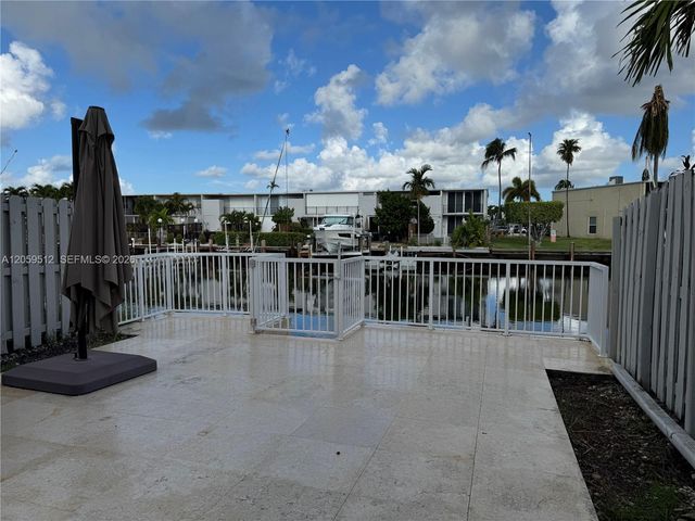 921 NE 26th Ave, Hallandale Beach, FL 33009