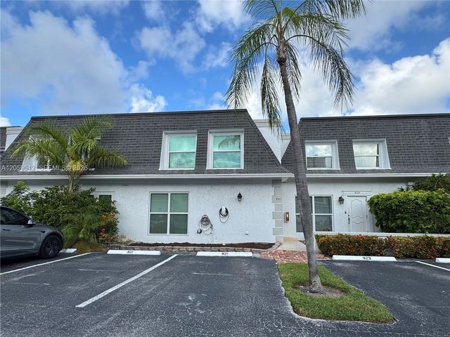 921 NE 26th Ave, Hallandale Beach, FL 33009