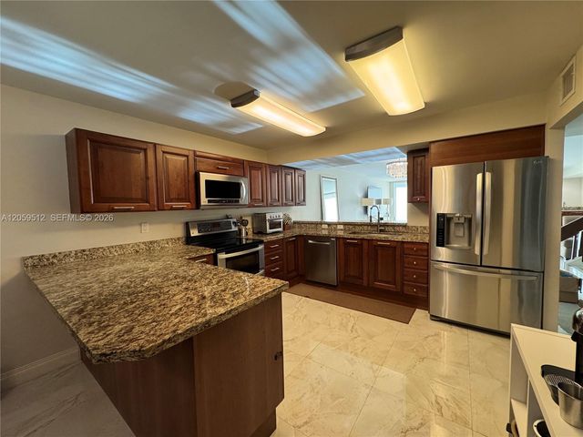 921 NE 26th Ave, Hallandale Beach, FL 33009