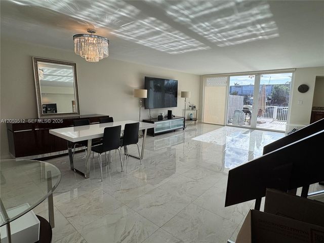 921 NE 26th Ave, Hallandale Beach, FL 33009