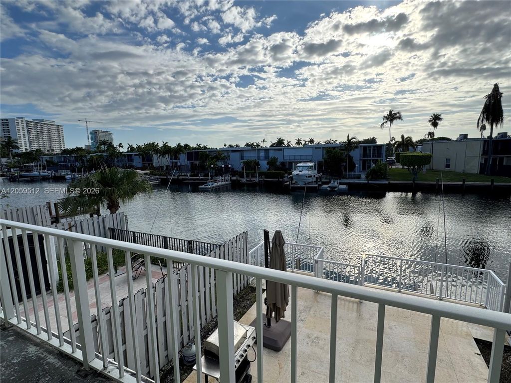 921 NE 26th Ave, Hallandale Beach, FL 33009