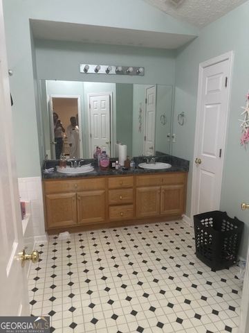 3700 Stagecoach Pass, Ellenwood, GA 30294