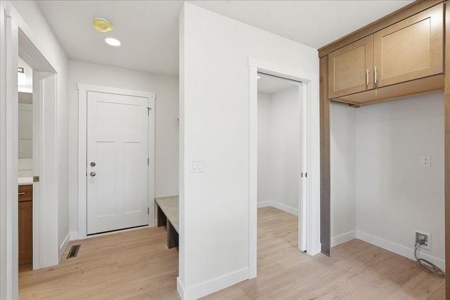 992 Bell Circle, Arlington, WI 53911