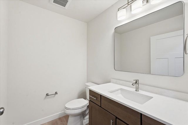 992 Bell Circle, Arlington, WI 53911