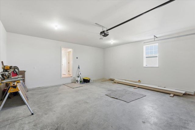 992 Bell Circle, Arlington, WI 53911