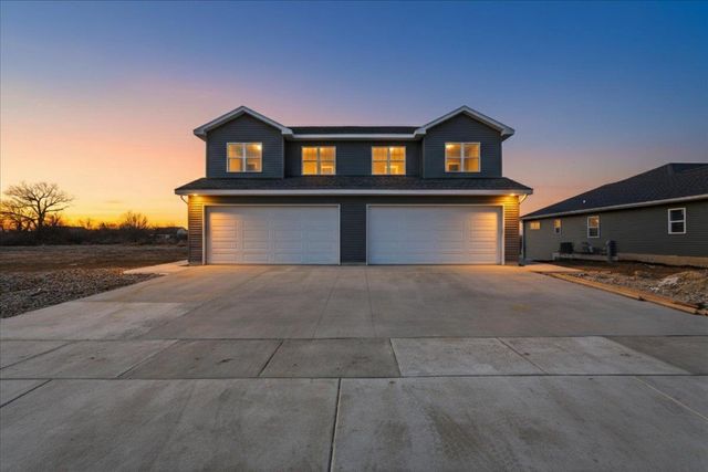 992 Bell Circle, Arlington, WI 53911