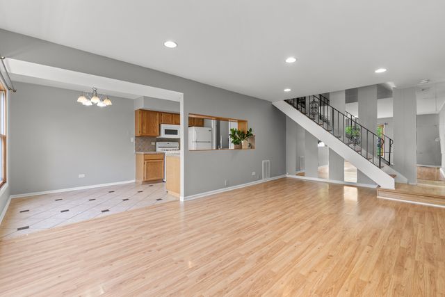 146 Inverrary Lane 146, Deerfield, IL 60015