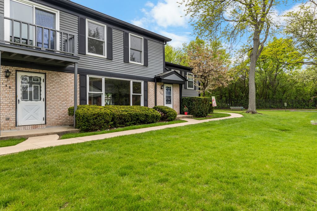 146 Inverrary Lane 146, Deerfield, IL 60015