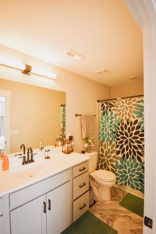 301 Jonathan Wade Pvt Cir, Clarksville, TN 37043