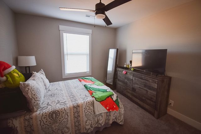 301 Jonathan Wade Pvt Cir, Clarksville, TN 37043