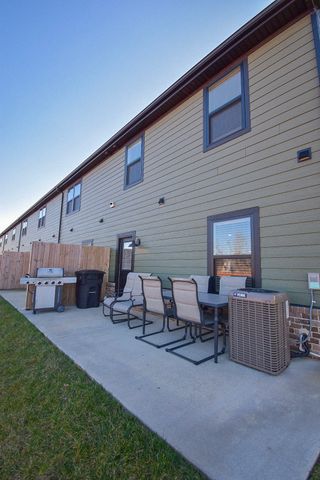 301 Jonathan Wade Pvt Cir, Clarksville, TN 37043