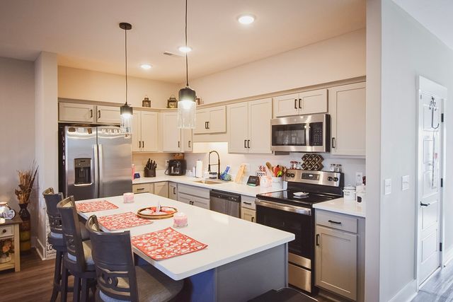 301 Jonathan Wade Pvt Cir, Clarksville, TN 37043