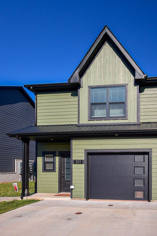 301 Jonathan Wade Pvt Cir, Clarksville, TN 37043