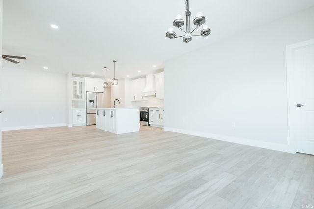 188001 Roscommon Road, Evansville, IN 47725