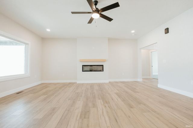 188001 Roscommon Road, Evansville, IN 47725