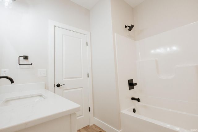 188001 Roscommon Road, Evansville, IN 47725