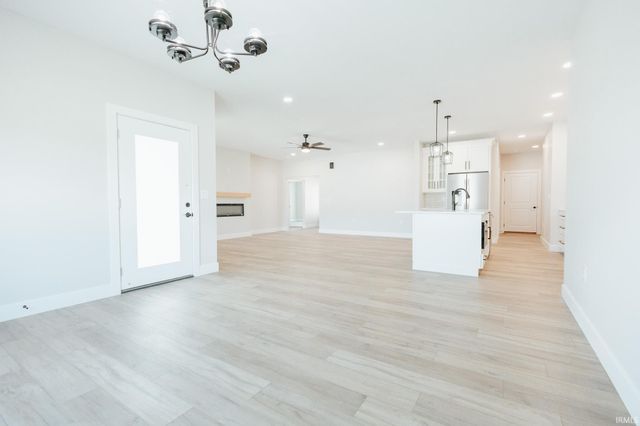 188001 Roscommon Road, Evansville, IN 47725