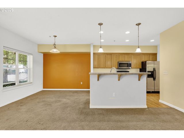 10805 Ne RED WING Way 101, Hillsboro, OR 97006