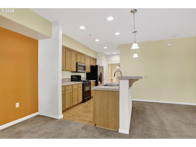 10805 Ne RED WING Way 101, Hillsboro, OR 97006