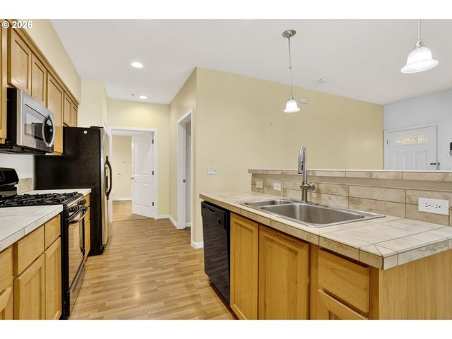10805 Ne RED WING Way 101, Hillsboro, OR 97006